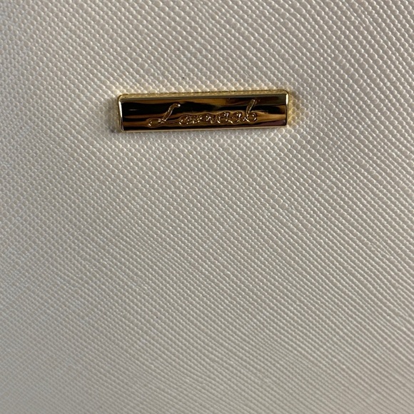 Chic White Crossbody Bag with Navy Strap - Picture 4 of 16